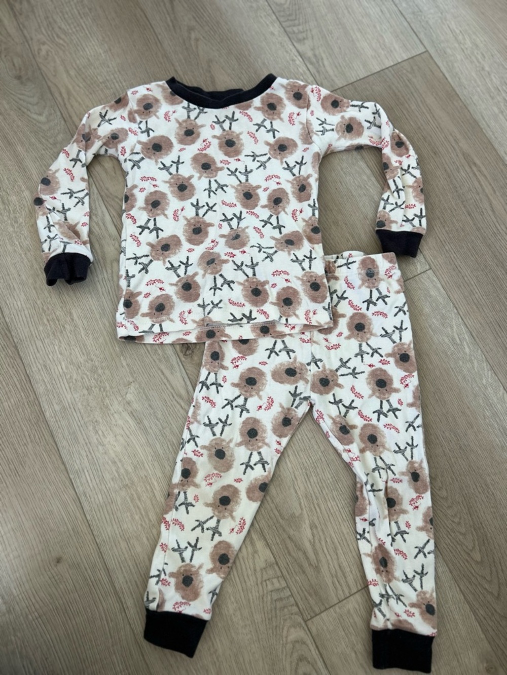 BURTS BEES - 2T Kids reindeer Christmas Cream Pajama Set with Black Trim
